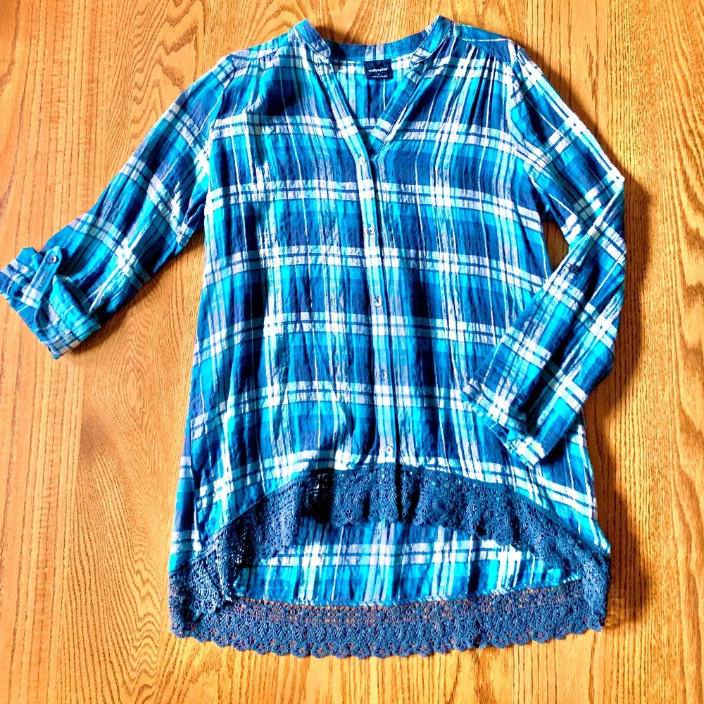 Wallpapher tunic, like new condition, L